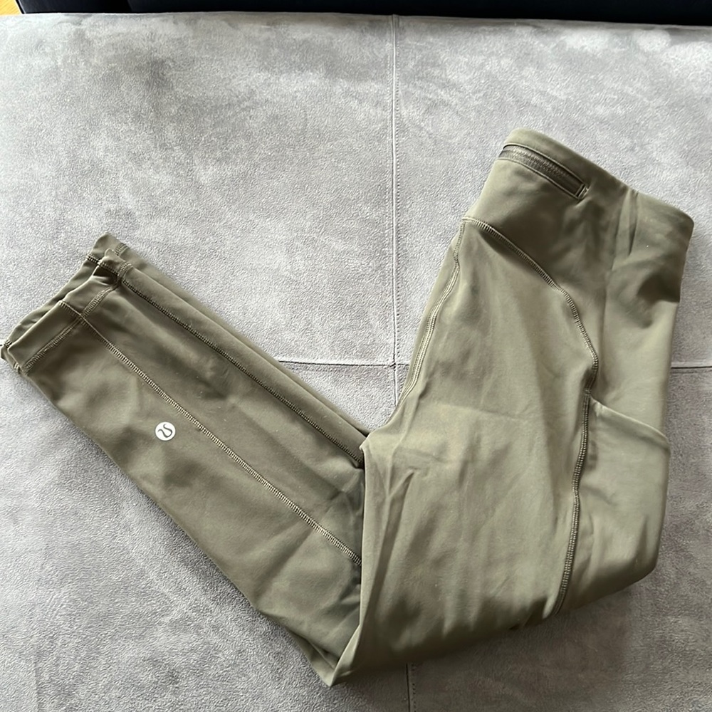 Lululemon legging Crop 23” size 4